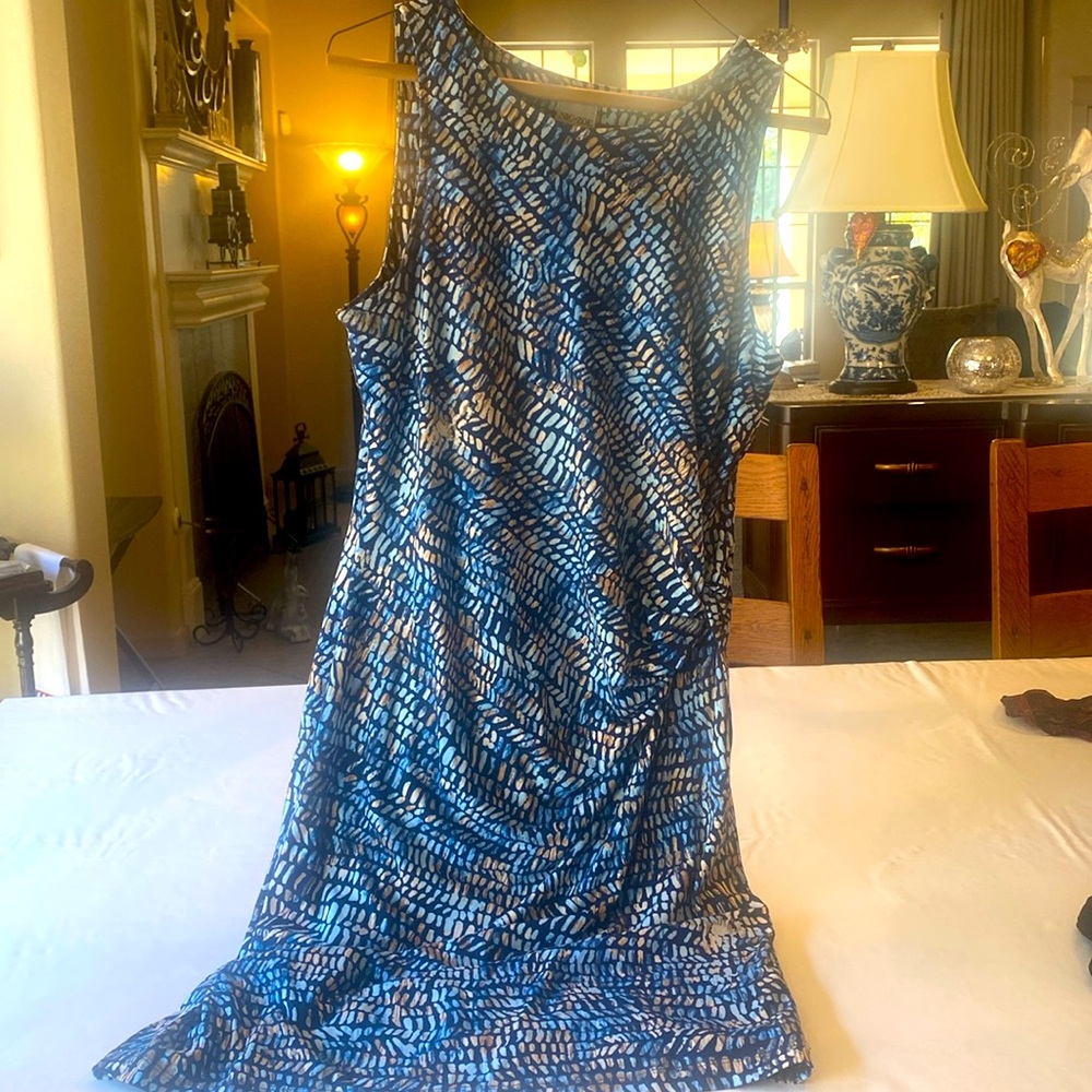 Nic+Zoe beautifully draped blues and cream sleeveless dress. Business or casual